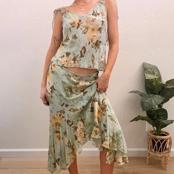 Vintage Y2K Adrianna Papell 100% Silk Floral Frilly Skirt + Tank Set - Picture 5 of 10